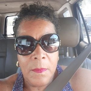 Meet your Posher, Gina